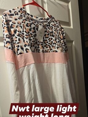 Womens Light Weight Sweatshirt
